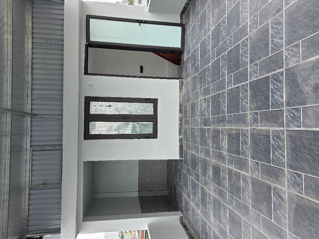 Bán nhà Ngọc Hồi - diện tích 40m2 6 tầng - thang máy - giá 9,5 tỷ