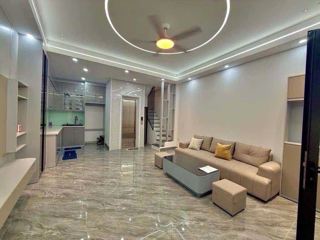 Bán nhà Ngọc Hồi - diện tích 40m2 6 tầng - thang máy - giá 9,5 tỷ