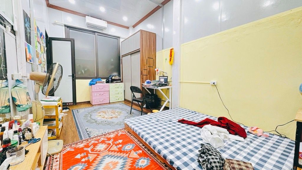 Bán nhà Nguyễn Khoái - diện tích 40m2 3 tầng - ngõ thông hai đầu - giá 8 tỷ