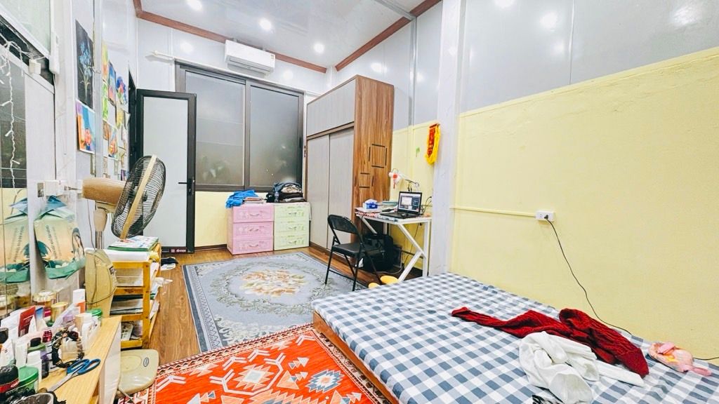 Bán nhà Nguyễn Khoái - diện tích 40m2 3 tầng - ngõ thông hai đầu - giá 8 tỷ