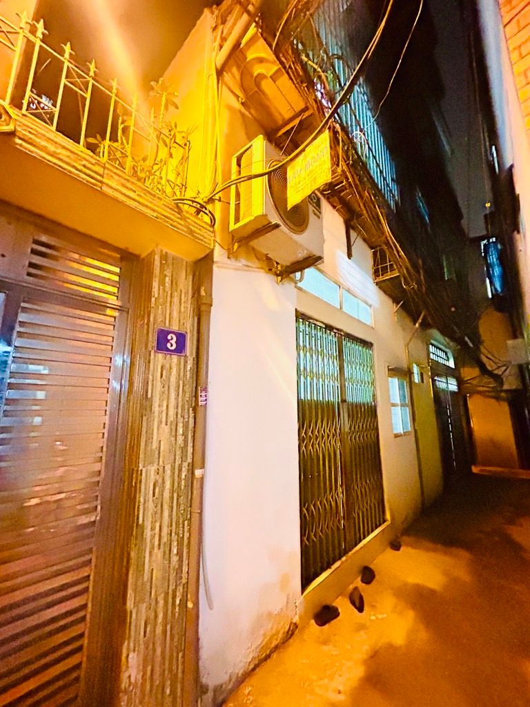 Bán nhà Nguyễn Khoái - diện tích 40m2 3 tầng - ngõ thông hai đầu - giá 8 tỷ