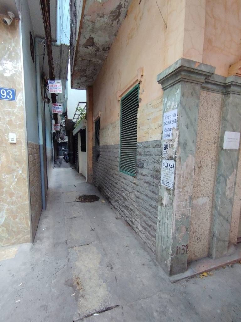 Bán nhà Giáp Nhất - diện tích 49m2 6 tầng - Nhà lô góc - giá 13,8 tỷ