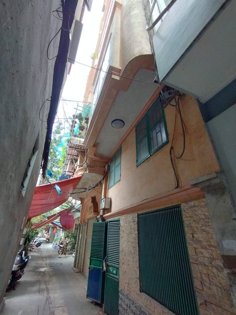 Bán nhà Giáp Nhất - diện tích 49m2 6 tầng - Nhà lô góc - giá 13,8 tỷ