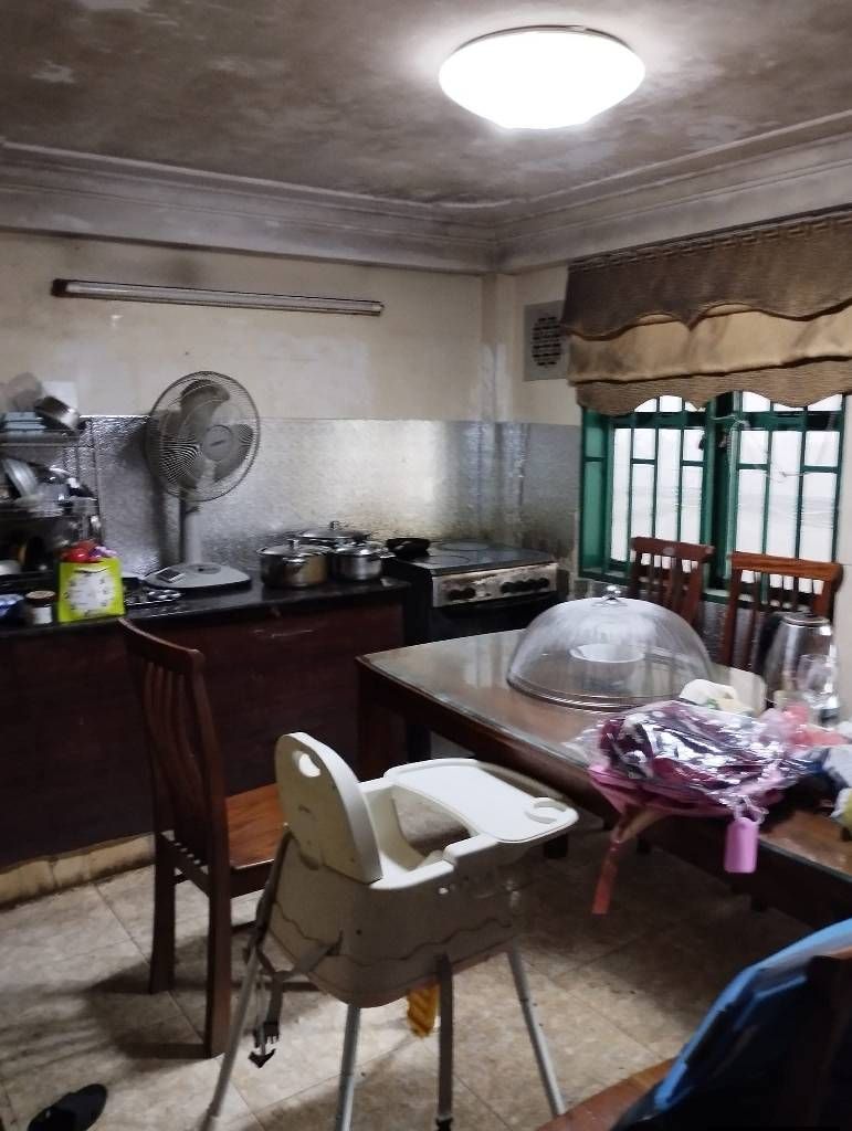 Bán nhà Giáp Nhất - diện tích 49m2 6 tầng - Nhà lô góc - giá 13,8 tỷ