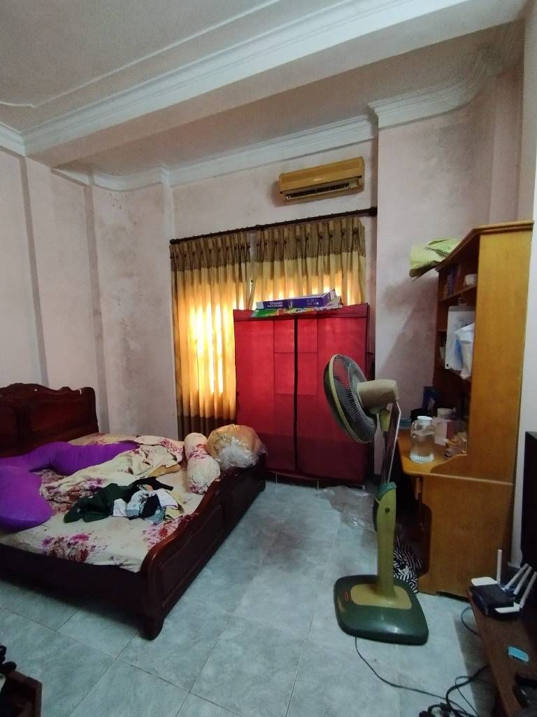 Bán nhà Giáp Nhất - diện tích 49m2 6 tầng - Nhà lô góc - giá 13,8 tỷ