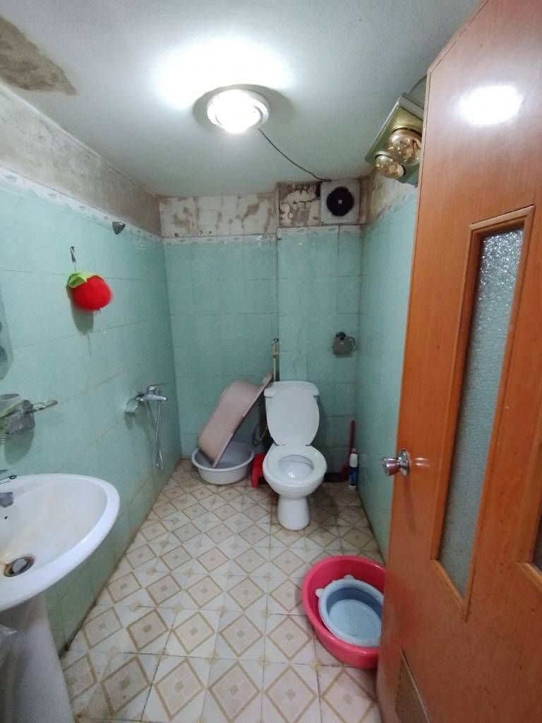 Bán nhà Giáp Nhất - diện tích 49m2 6 tầng - Nhà lô góc - giá 13,8 tỷ