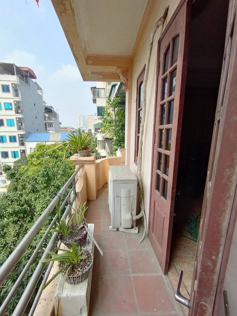 Bán nhà Giáp Nhất - diện tích 49m2 6 tầng - Nhà lô góc - giá 13,8 tỷ