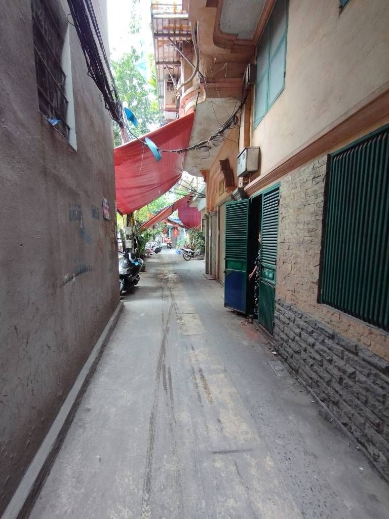 Bán nhà Giáp Nhất - diện tích 49m2 6 tầng - Nhà lô góc - giá 13,8 tỷ