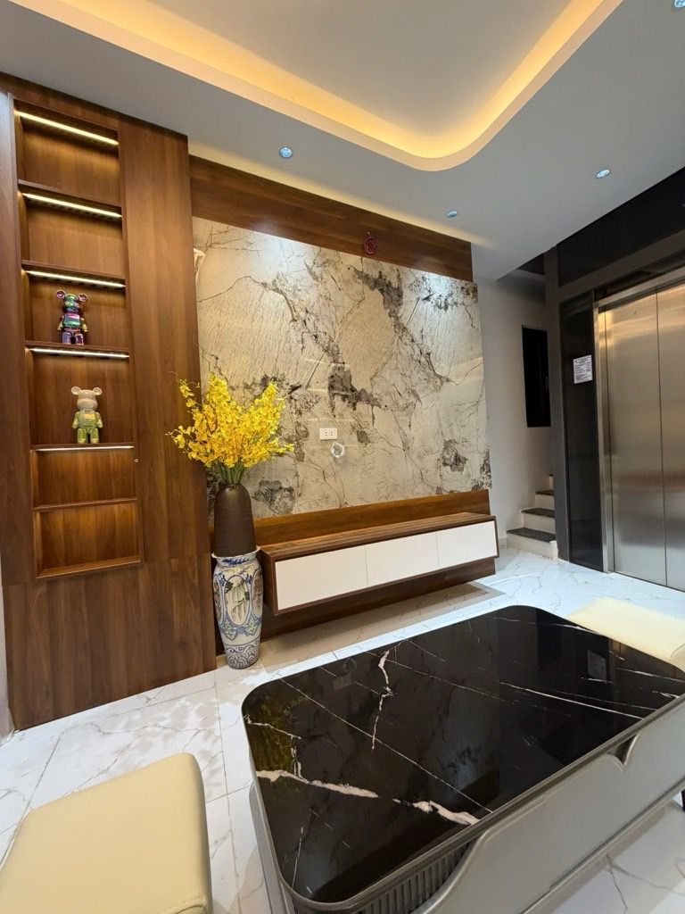 Bán nhà Ngõ Chợ Khâm Thiên - diện tích 32m2 6 tầng - Lô góc, thang máy - giá 9,8 tỷ