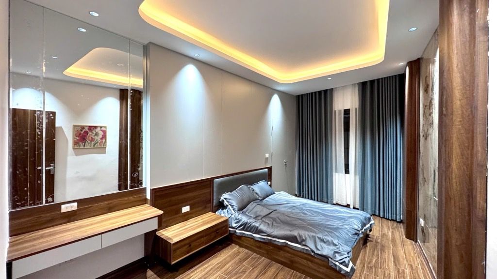 Bán nhà Ngõ Chợ Khâm Thiên - diện tích 32m2 6 tầng - Lô góc, thang máy - giá 9,8 tỷ