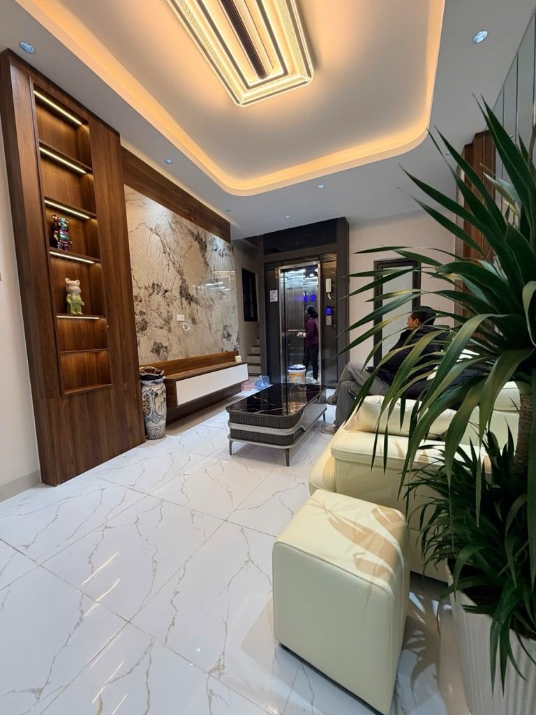 Bán nhà Ngõ Chợ Khâm Thiên - diện tích 32m2 6 tầng - Lô góc, thang máy - giá 9,8 tỷ