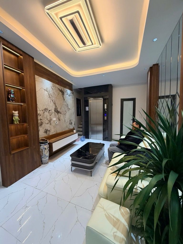 Bán nhà Ngõ Chợ Khâm Thiên - diện tích 32m2 6 tầng - Lô góc, thang máy - giá 9,8 tỷ