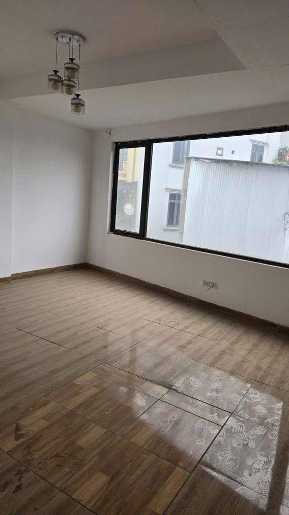 Bán nhà Nguyễn Khoái - diện tích 64m2 5 tầng - Ô tô tải tránh nhau - giá 12,7 tỷ