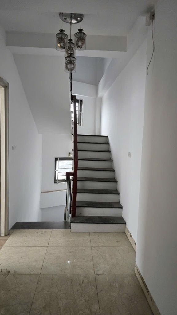 Bán nhà Nguyễn Khoái - diện tích 64m2 5 tầng - Ô tô tải tránh nhau - giá 12,7 tỷ