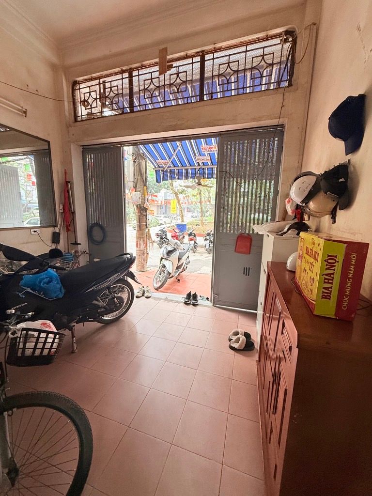 Bán nhà Đền Lừ - diện tích 42m2 3 tầng - Mặt tiền rộng nở hậu - giá 18,5 tỷ