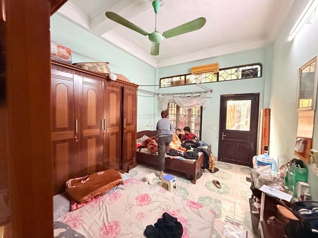 Bán nhà Đền Lừ - diện tích 42m2 3 tầng - Mặt tiền rộng nở hậu - giá 18,5 tỷ