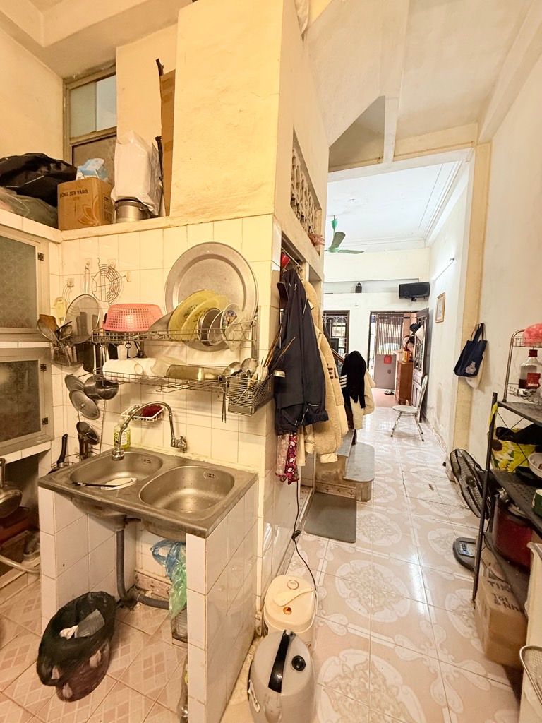 Bán nhà Đền Lừ - diện tích 42m2 3 tầng - Mặt tiền rộng nở hậu - giá 18,5 tỷ