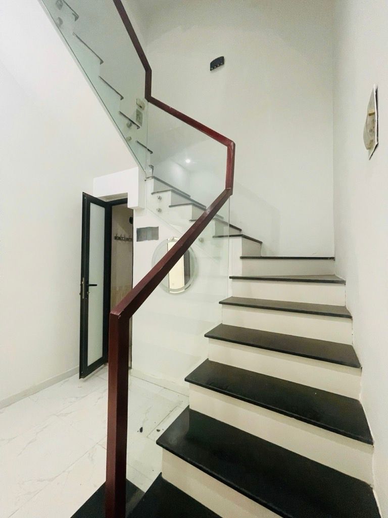 Bán nhà Lý Văn Phức - diện tích 67m2 4 tầng - Sổ đỏ chính chủ - giá 20 tỷ