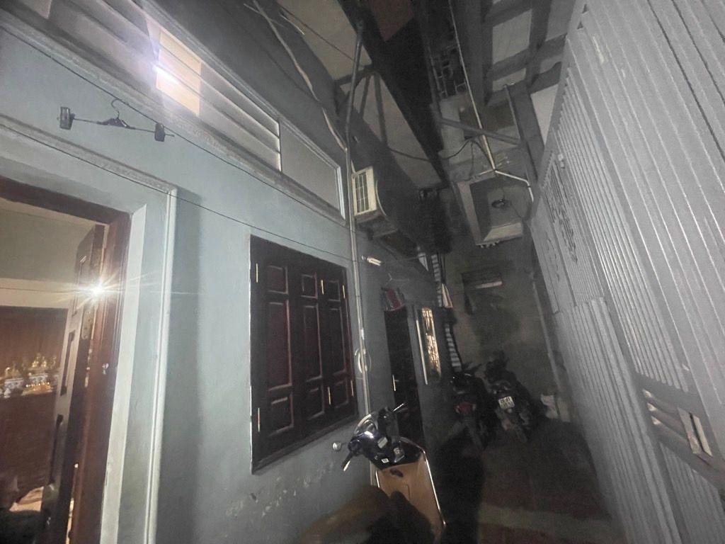 Bán nhà Ngõ Mai Hương - diện tích 35.8m2 2 tầng - lô góc - giá 9 tỷ