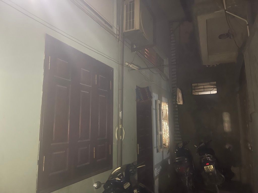 Bán nhà Ngõ Mai Hương - diện tích 35.8m2 2 tầng - lô góc - giá 9 tỷ