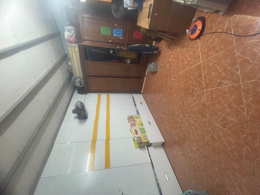 Bán nhà Ngõ Mai Hương - diện tích 35.8m2 2 tầng - lô góc - giá 9 tỷ