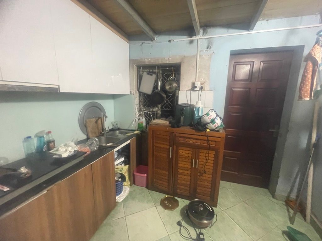 Bán nhà Ngõ Mai Hương - diện tích 35.8m2 2 tầng - lô góc - giá 9 tỷ