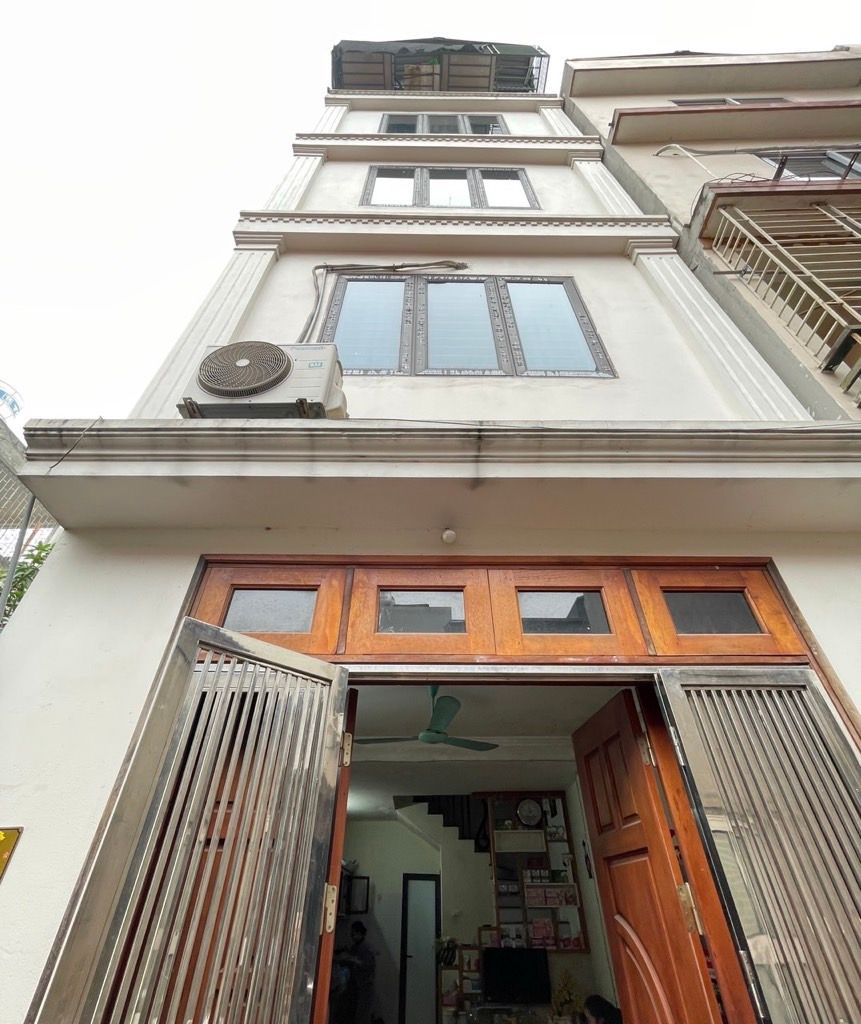 Bán nhà trong ngõ Ngô Gia Tự 32m2 x 5 tầng, Q. Long Biên – Giá 6,35 tỷ