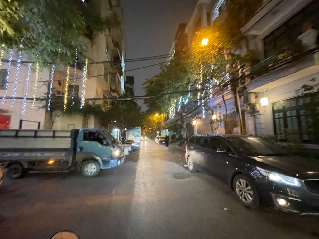 Bán nhà Đê Trần Khát Chân - diện tích 35.8m2 3 tầng - Ô TÔ - giá 13,5 tỷ