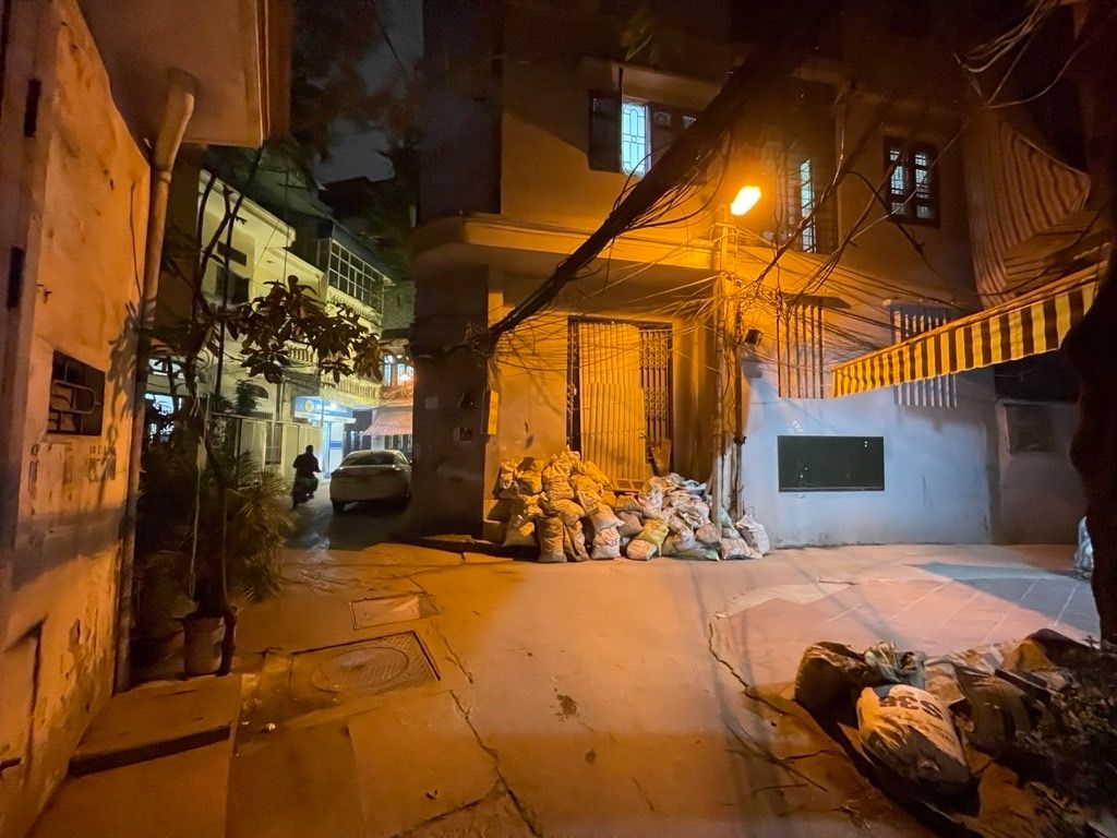 Bán nhà Đê Trần Khát Chân - diện tích 35.8m2 3 tầng - Ô TÔ - giá 13,5 tỷ