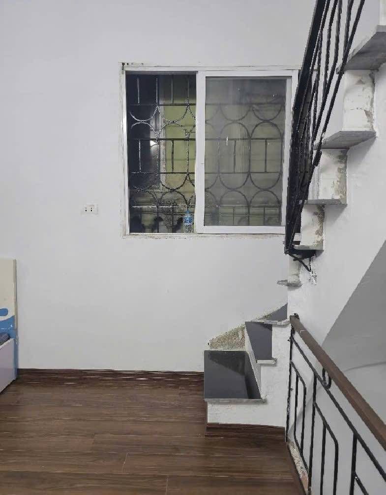 Bán nhà Tân Mai - diện tích 15,1m2 4 tầng - Ô tô tránh - giá 2,5 tỷ