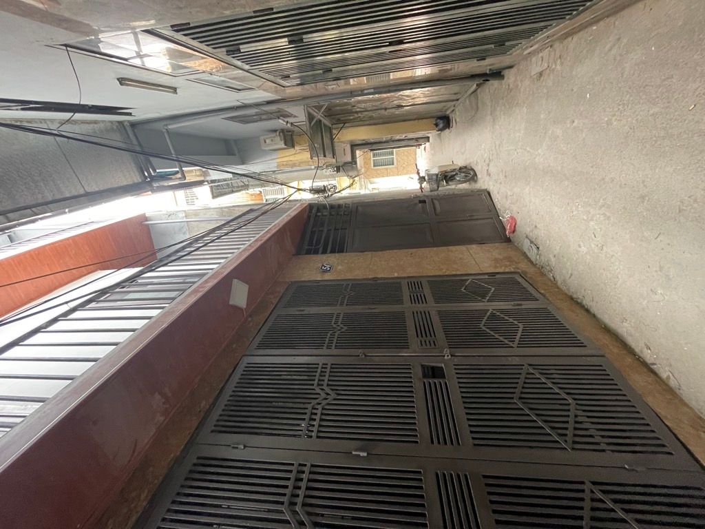 Bán nhà Bùi Xương Trạch - diện tích 32m2 3 tầng - gần ô tô - giá 2,8 tỷ