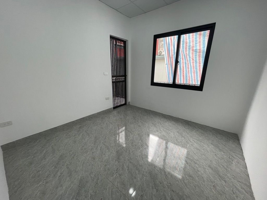 Bán nhà Bùi Xương Trạch - diện tích 32m2 3 tầng - gần ô tô - giá 2,8 tỷ