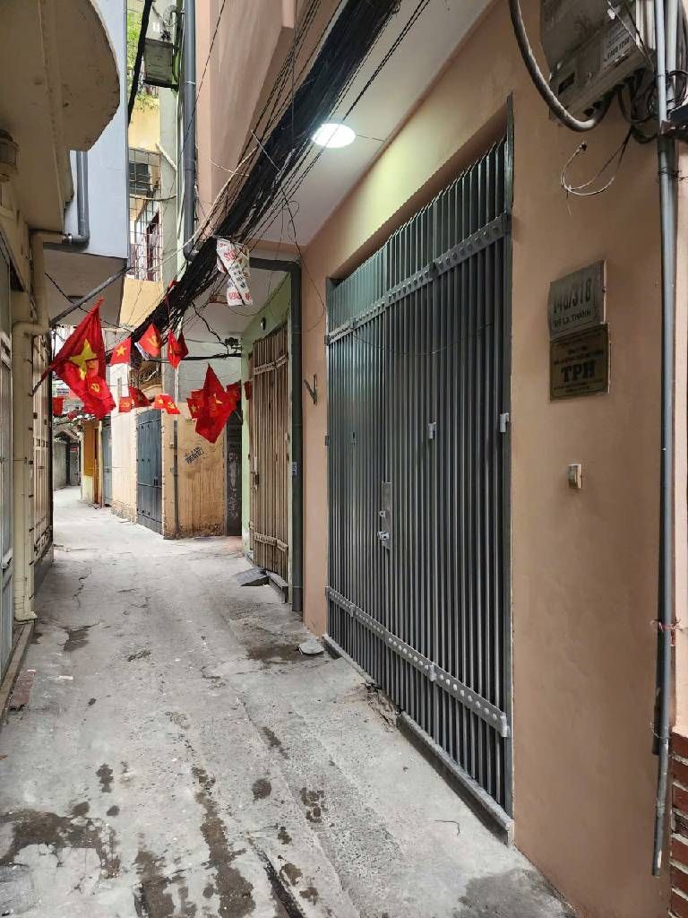 Bán nhà Đê La Thành - diện tích 49m2 5 tầng - Mặt ngõ thông thoáng - giá 9,5 tỷ