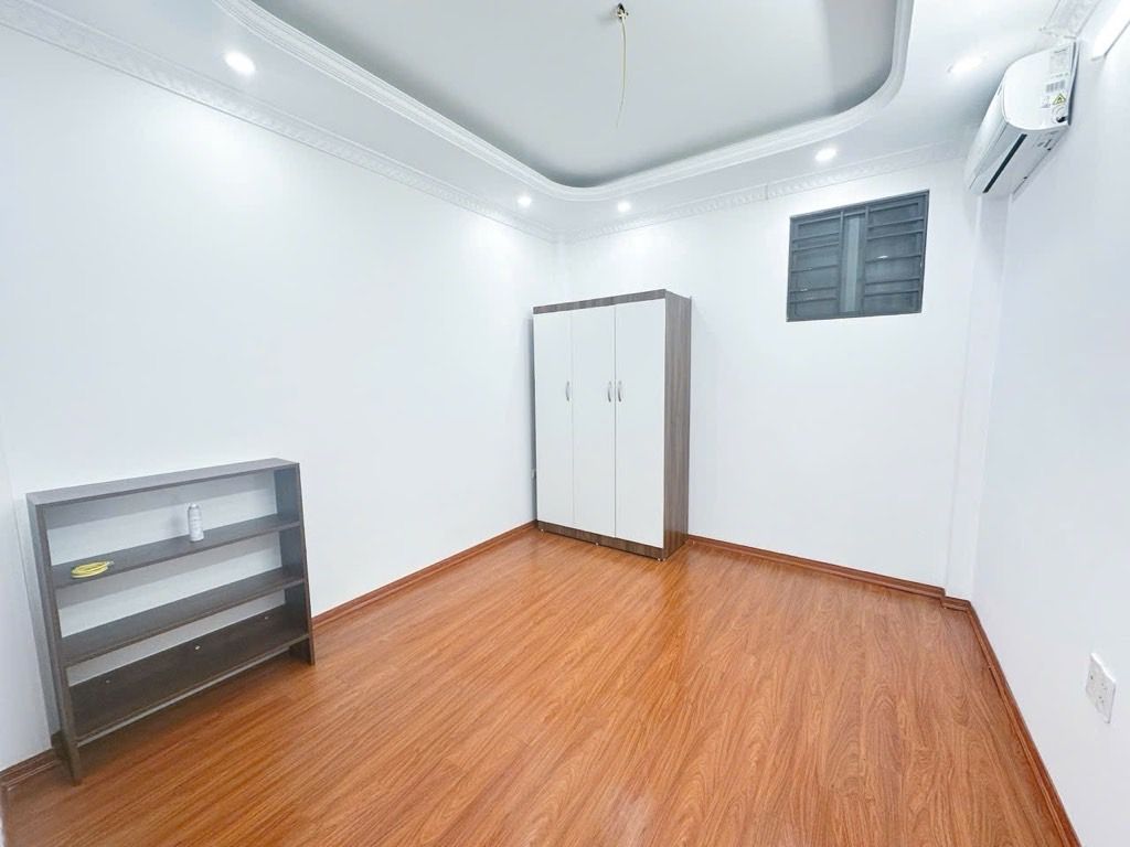 Bán nhà Đê La Thành - diện tích 36m2 5 tầng - Nhà đẹp hiện đại - giá 11,3 tỷ