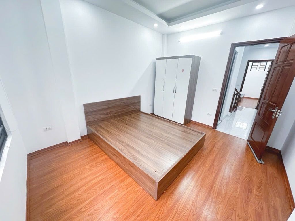 Bán nhà Đê La Thành - diện tích 36m2 5 tầng - Nhà đẹp hiện đại - giá 11,3 tỷ