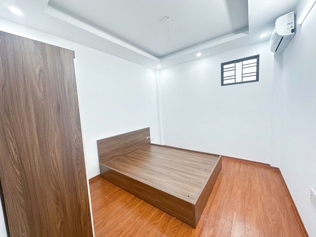 Bán nhà Đê La Thành - diện tích 36m2 5 tầng - Nhà đẹp hiện đại - giá 11,3 tỷ