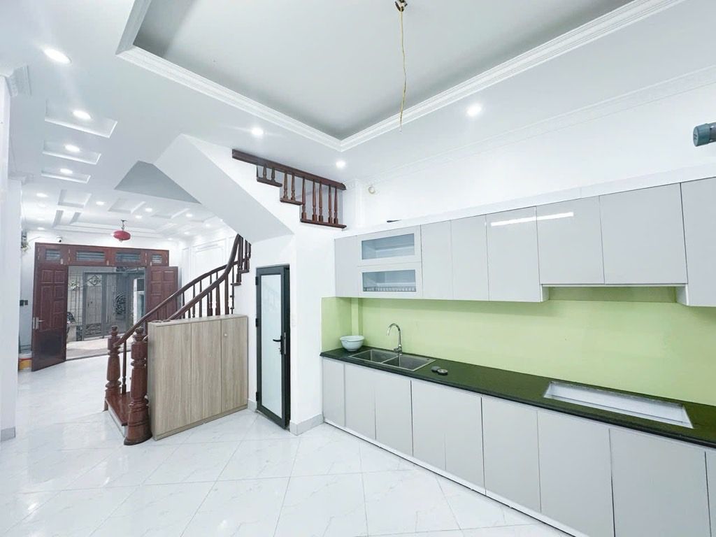 Bán nhà Đê La Thành - diện tích 36m2 5 tầng - Nhà đẹp hiện đại - giá 11,3 tỷ