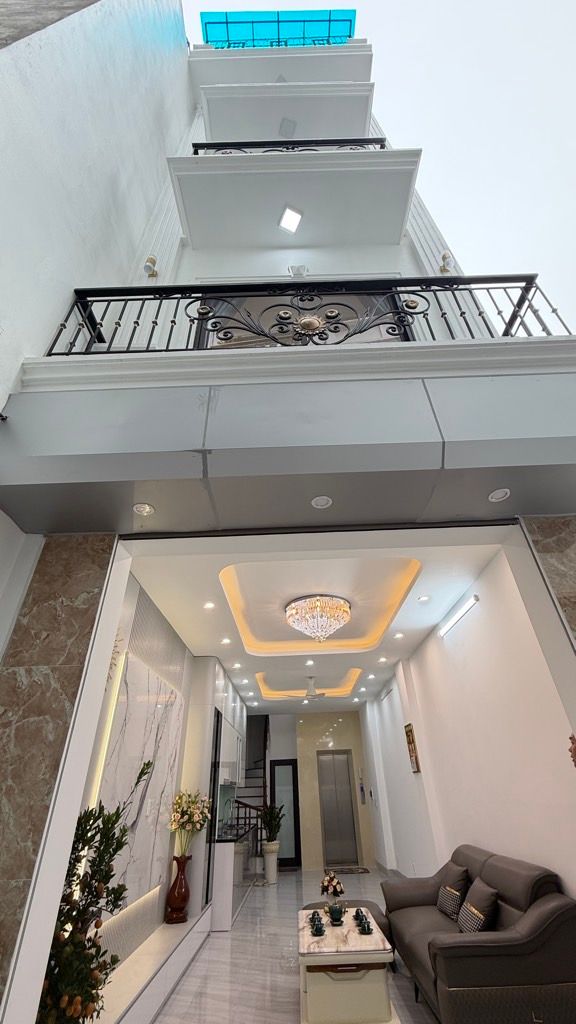 Bán nhà Giáp Nhị - diện tích 44m2 6 tầng - Căn góc 2 thoáng vĩnh viễn - giá 13,5 tỷ