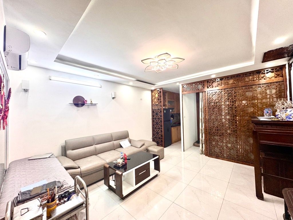 Bán nhà Đầm Trấu - diện tích 42.6m2 1 tầng - Nhà sạch sẽ, vào ở ngay - giá 4,6 tỷ