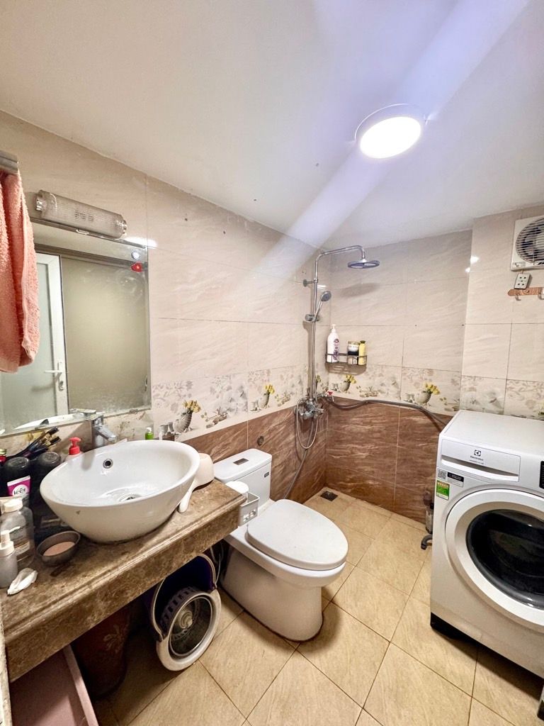 Bán nhà Đầm Trấu - diện tích 42.6m2 1 tầng - Nhà sạch sẽ, vào ở ngay - giá 4,6 tỷ