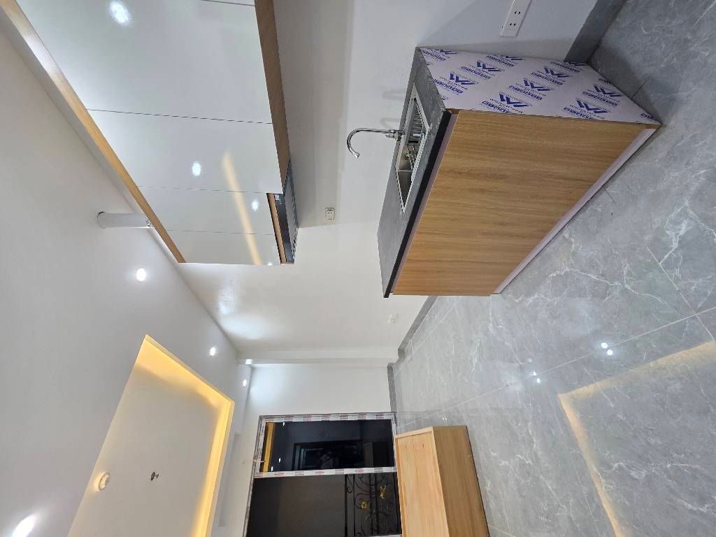 Bán nhà Chính Kinh - diện tích 49,4m2 7 tầng - Ngõ nông, ô tô tránh - giá 16,6 tỷ