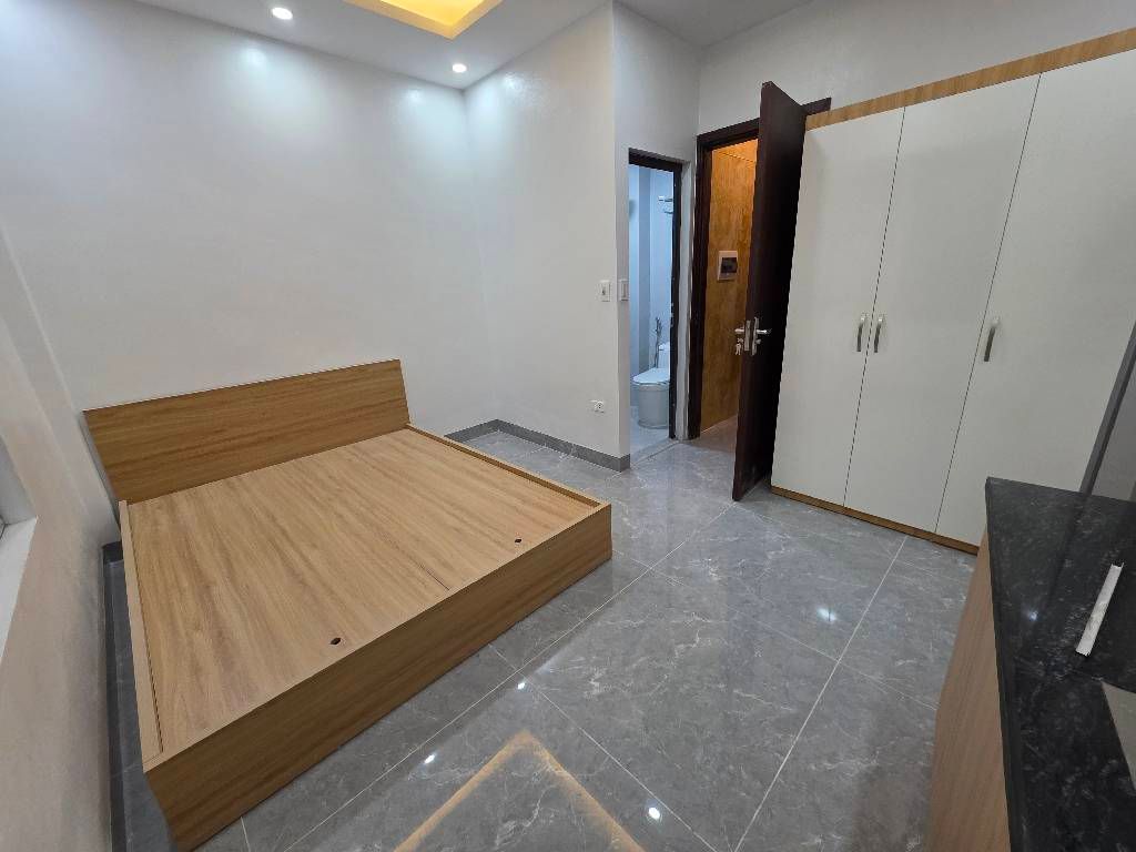 Bán nhà Chính Kinh - diện tích 49,4m2 7 tầng - Ngõ nông, ô tô tránh - giá 16,6 tỷ