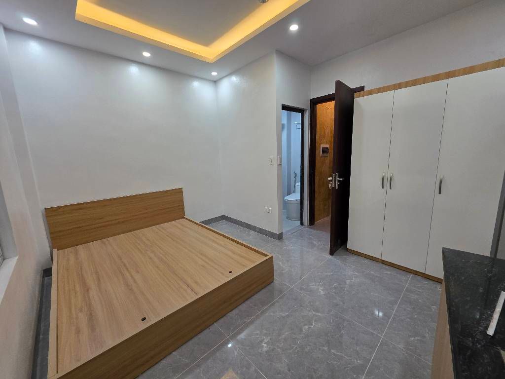 Bán nhà Chính Kinh - diện tích 49,4m2 7 tầng - Ngõ nông, ô tô tránh - giá 16,6 tỷ