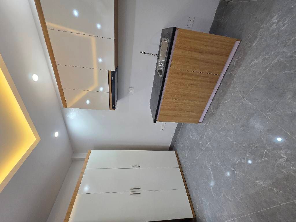 Bán nhà Chính Kinh - diện tích 49,4m2 7 tầng - Ngõ nông, ô tô tránh - giá 16,6 tỷ