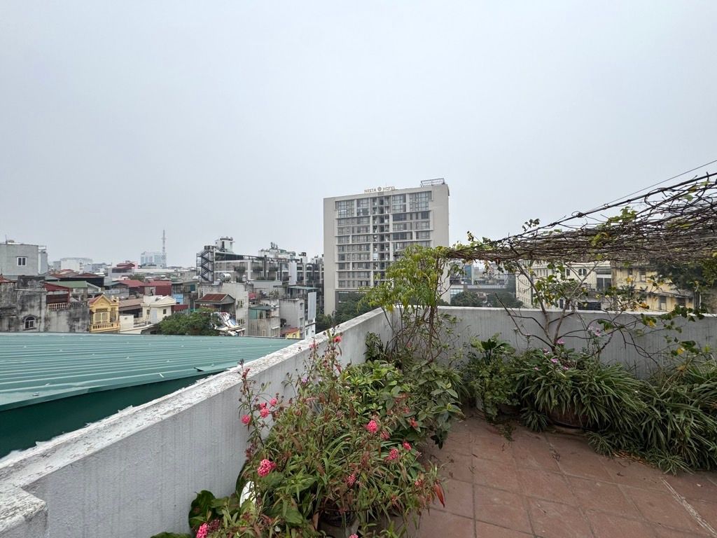 Bán nhà Hào Nam - diện tích 38.9m2 6 tầng - Mặt ngõ thông, kinh doanh - giá 14 tỷ