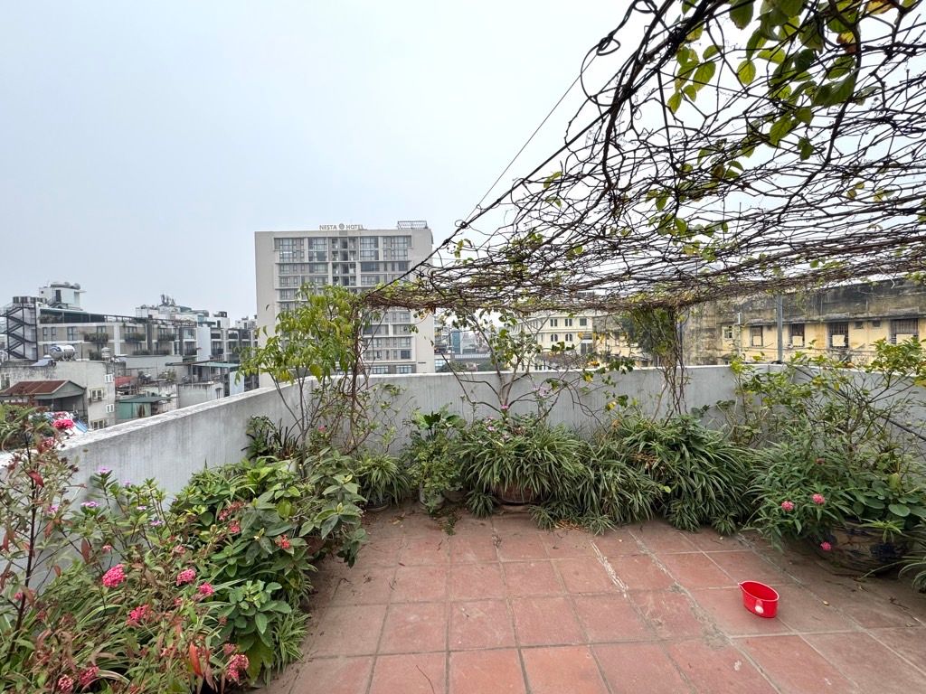 Bán nhà Hào Nam - diện tích 38.9m2 6 tầng - Mặt ngõ thông, kinh doanh - giá 14 tỷ