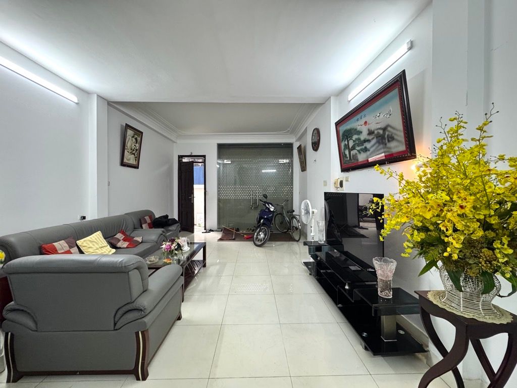 Bán nhà Hào Nam - diện tích 38.9m2 6 tầng - Mặt ngõ thông, kinh doanh - giá 14 tỷ