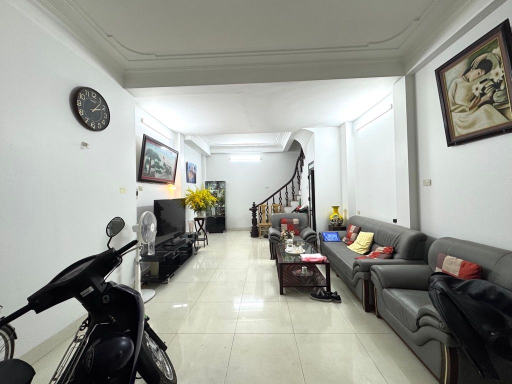 Bán nhà Hào Nam - diện tích 38.9m2 6 tầng - Mặt ngõ thông, kinh doanh - giá 14 tỷ