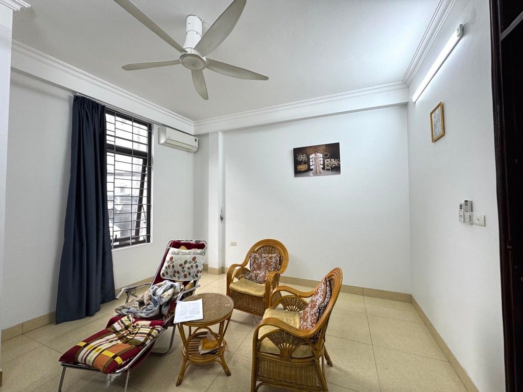 Bán nhà Hào Nam - diện tích 38.9m2 6 tầng - Mặt ngõ thông, kinh doanh - giá 14 tỷ