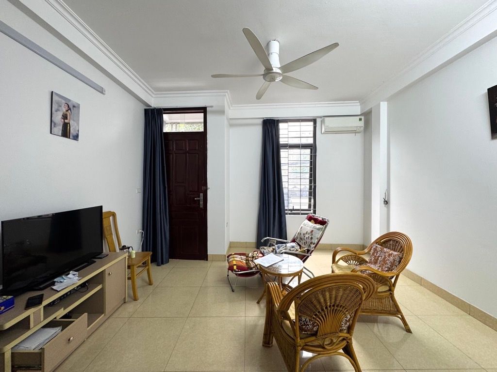 Bán nhà Hào Nam - diện tích 38.9m2 6 tầng - Mặt ngõ thông, kinh doanh - giá 14 tỷ